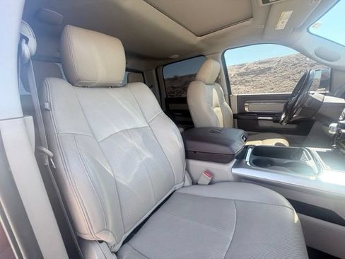 Used 2018 RAM 1500 Laramie w/ Convenience Group AWD/4WD image 32