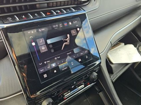 Certified 2024 Jeep Grand Cherokee Altitude image 13