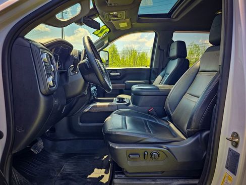 Used 2022 GMC Sierra 3500 Denali AWD/4WD image 15
