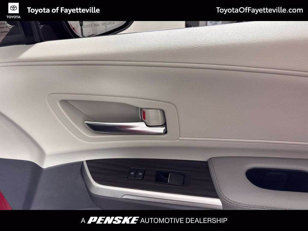 Certified 2023 Toyota Sienna Limited FWD image 9