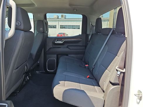 Used 2023 Chevrolet Silverado 1500 LT AWD/4WD image 30