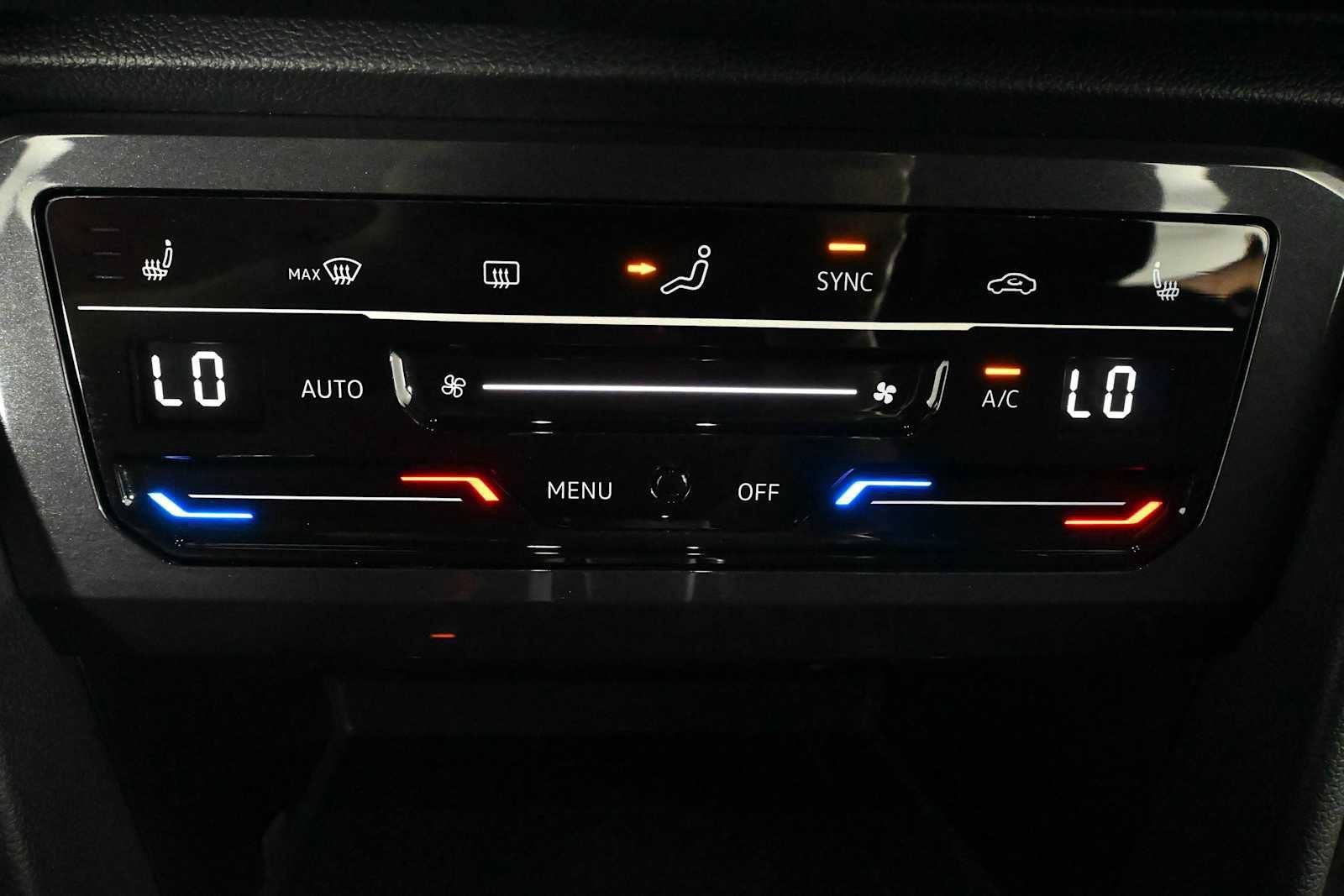Certified 2023 Volkswagen Tiguan SE R-Line FWD image 28