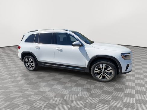 Used 2026 Mercedes-Benz GLB 250 4MATIC image 9