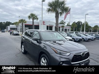 Used 2023 Toyota Highlander LE