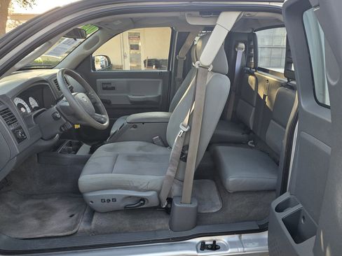 Used 2006 Dodge Dakota ST w/ Sport Appearance Group image 14