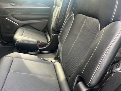 New 2025 Jeep Grand Cherokee L Overland w/ Luxury Tech Group IV image 23