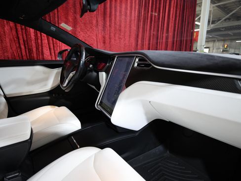 Used 2017 Tesla Model S 75 image 24