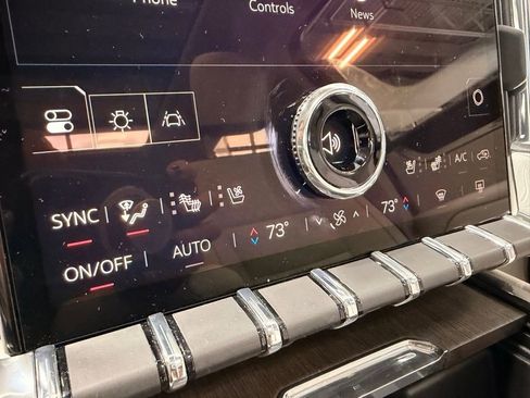 Used 2025 GMC Acadia Denali w/ Super Cruise Package image 36