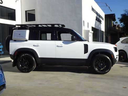 Used 2023 Land Rover Defender 110 S image 7