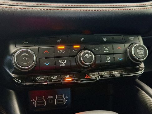 Used 2025 Dodge Durango GT image 10