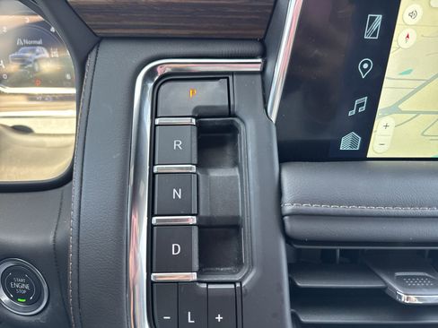 Certified 2024 Chevrolet Tahoe High Country w/ Advanced Technology Package image 20