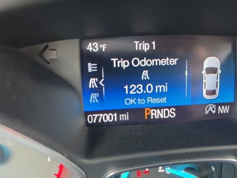 Used 2017 Ford Escape SE w/ Equipment Group 201A image 11