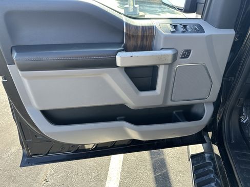 Used 2019 Ford F150 Lariat w/ Equipment Group 502A Luxury image 14