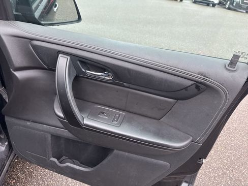 Used 2016 GMC Acadia SLE FWD image 26