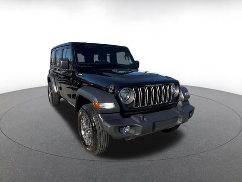 Used 2025 Jeep Wrangler Sport S image 3