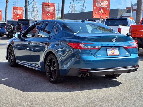 Used 2025 Toyota Camry SE FWD image 4