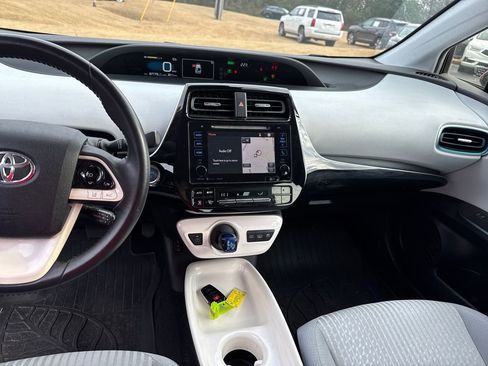 Used 2019 Toyota Prius Prime Plus image 21