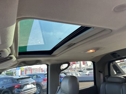 Used 2005 Chevrolet Avalanche Z71 w/ Sun And Sound Package image 35