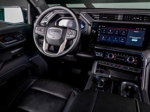 Used 2025 GMC Sierra 1500 Denali w/ Denali Reserve Package AWD/4WD image 7