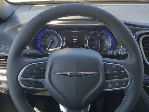 New 2026 Chrysler Pacifica Select FWD image 33