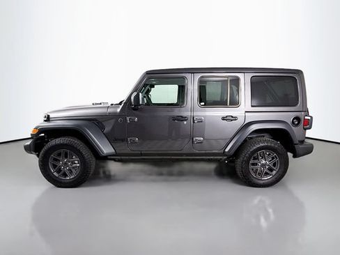 Used 2026 Jeep Wrangler Unlimited Sport AWD/4WD image 4