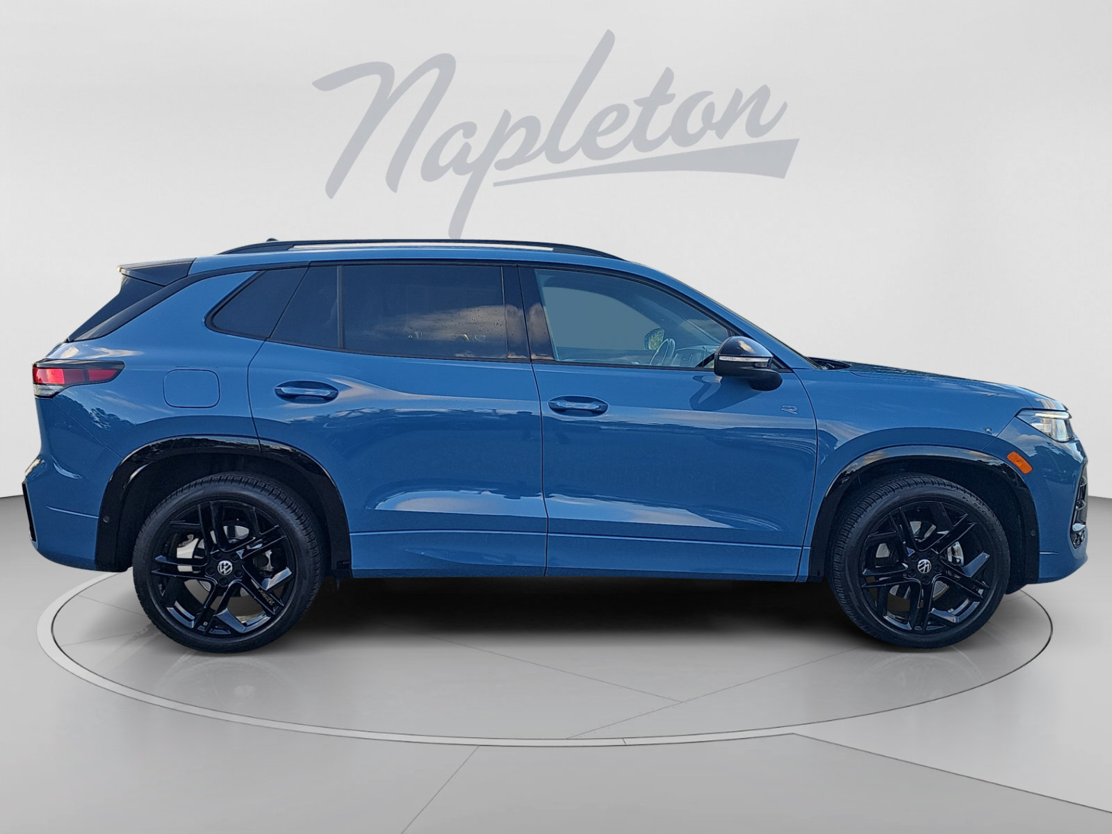 Used 2025 Volkswagen Tiguan SE R-Line AWD/4WD image 7