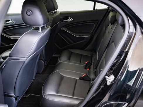 Used 2019 Mercedes-Benz GLA 250 4MATIC image 35