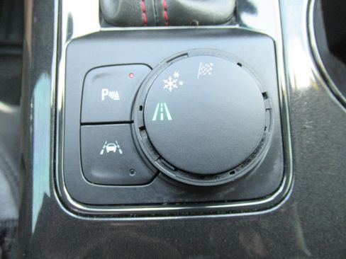 Used 2019 Chevrolet Blazer RS FWD image 27