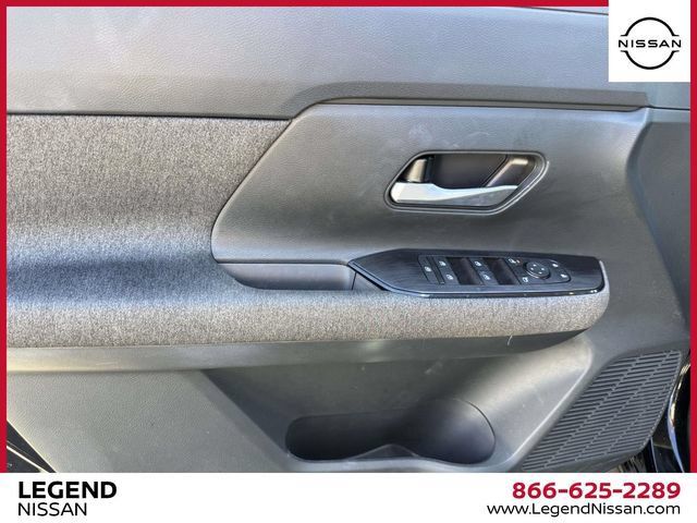 Certified 2025 Nissan Kicks SV AWD/4WD image 16