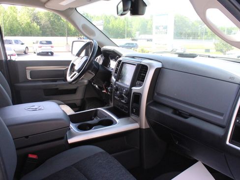Used 2020 RAM 1500 Classic SLT w/ Luxury Group RWD image 33
