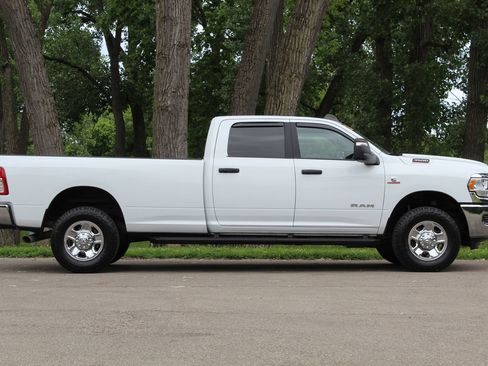 Used 2024 RAM 3500 Big Horn AWD/4WD image 8
