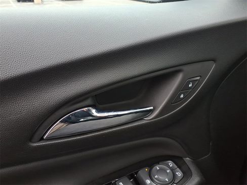 Used 2022 Chevrolet Equinox Premier image 16