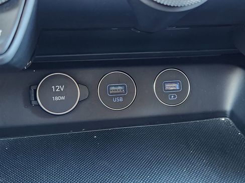 Used 2023 Genesis G70 2.0T image 21