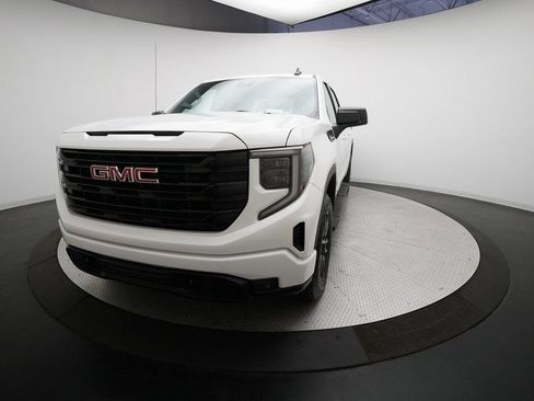 Used 2024 GMC Sierra 1500 Elevation image 32