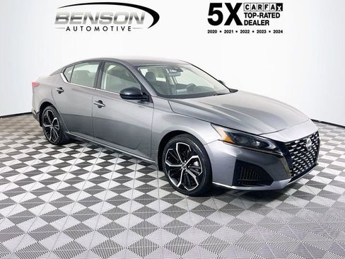 Used 2023 Nissan Altima 2.5 SR FWD image 1