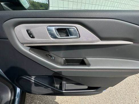 New 2026 Ford Explorer Active w/ Active Comfort Package AWD/4WD image 19