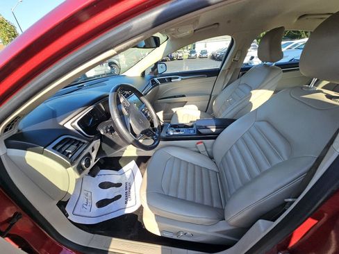 Used 2019 Ford Fusion SEL FWD image 19