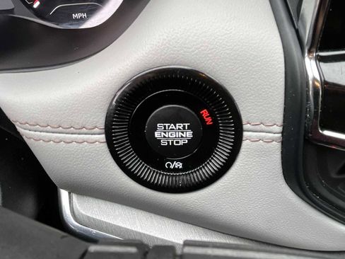 Used 2022 Jeep Compass Limited image 16