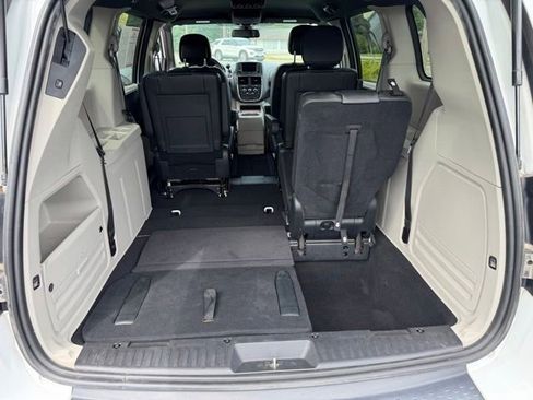 Used 2020 Dodge Grand Caravan SXT FWD image 11