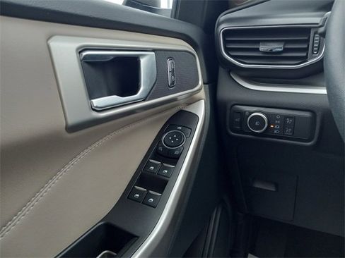 Used 2023 Ford Explorer XLT w/ Equipment Group 202A image 26