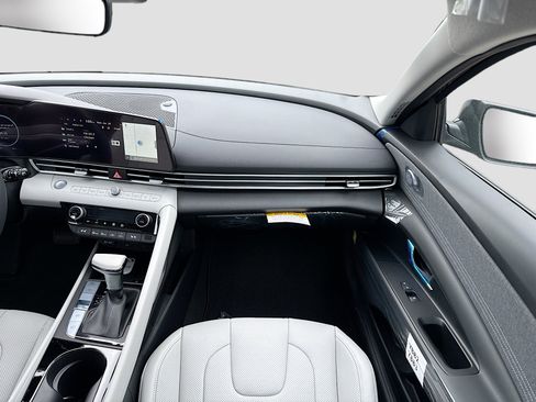 New 2026 Hyundai Elantra Limited image 16