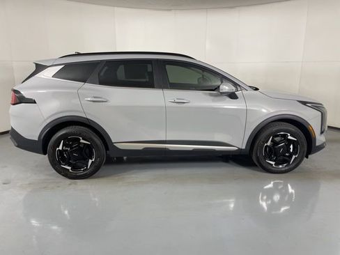 New 2026 Kia Sportage EX w/ EX Panorama Roof Package image 9