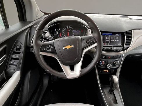 Used 2020 Chevrolet Trax LT w/ Driver Confidence Package FWD image 8