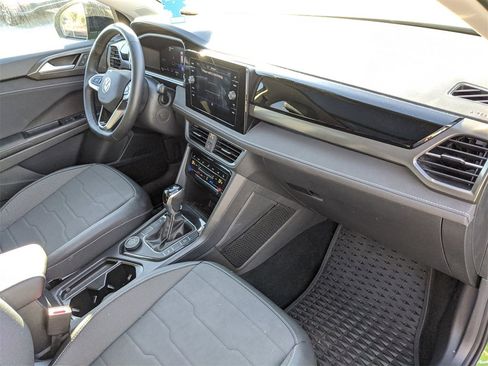 Used 2025 Volkswagen Taos SE image 7