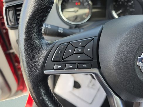 Used 2022 Nissan Rogue Sport SV w/ Technology Package FWD image 29