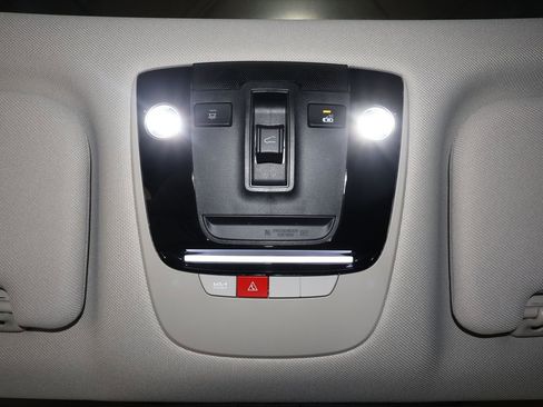 Used 2025 Kia Sorento SX image 34