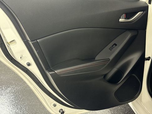 Used 2016 MAZDA MAZDA3 i Grand Touring image 34