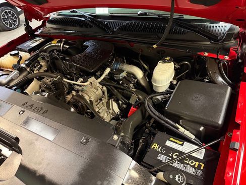 Used 2006 Chevrolet Silverado 2500 LT w/ Heavy-Duty Power Package AWD/4WD image 18