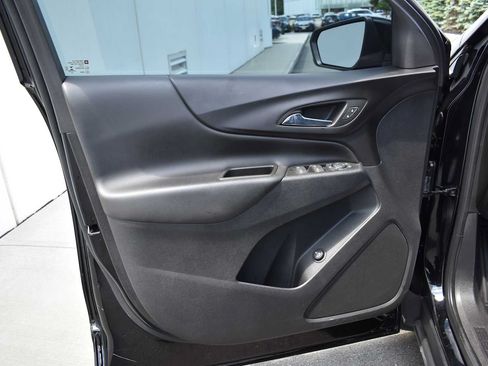 Used 2023 Chevrolet Equinox LT AWD/4WD image 15