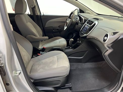 Used 2020 Chevrolet Sonic LT image 30